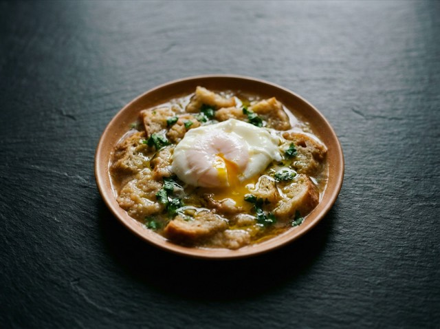 Alentejo bread soup